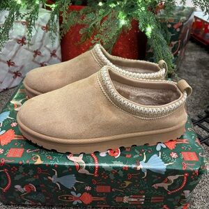 Olivia & Kate Tan Suede Slippers